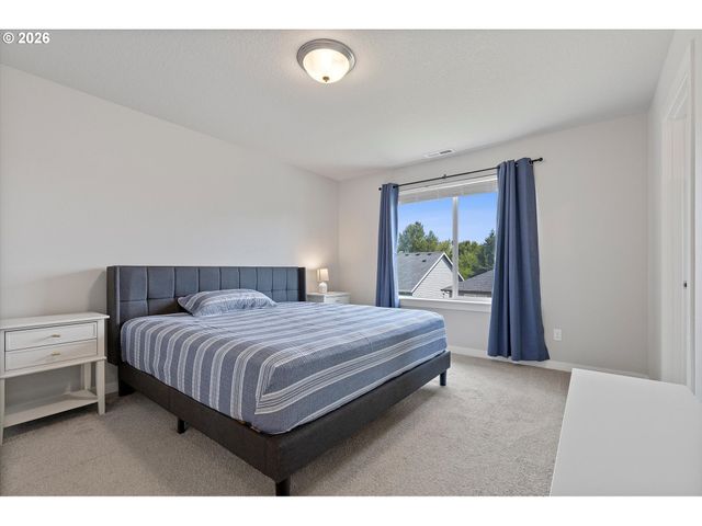 1350 DAHLIA St, Woodburn, OR 97071