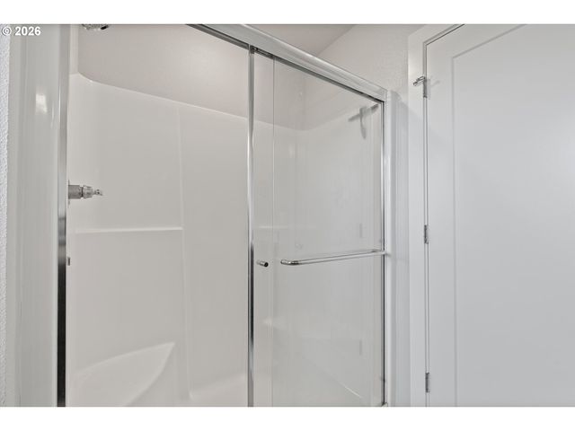 1350 DAHLIA St, Woodburn, OR 97071