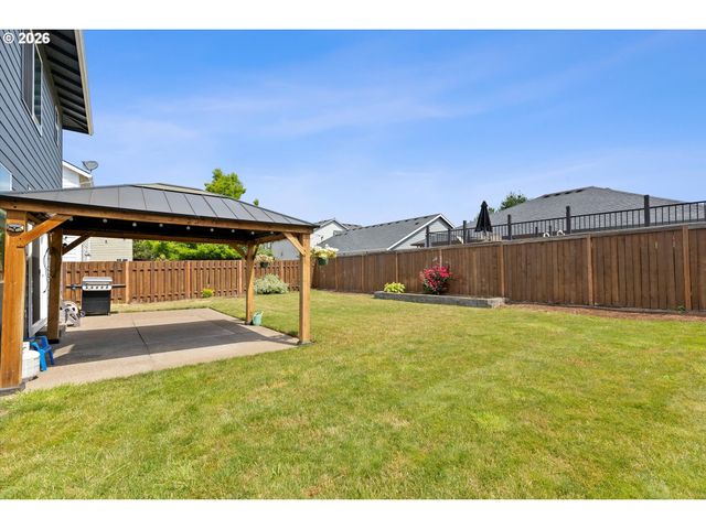 1350 DAHLIA St, Woodburn, OR 97071