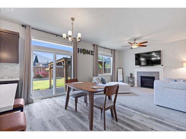 1350 DAHLIA St, Woodburn, OR 97071