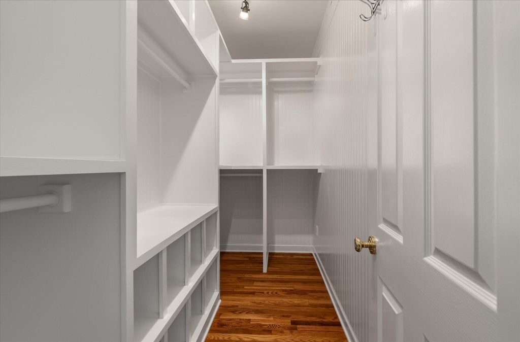 Image 17 of property listing at 315 White Gables Drive, Summerville, SC 29483