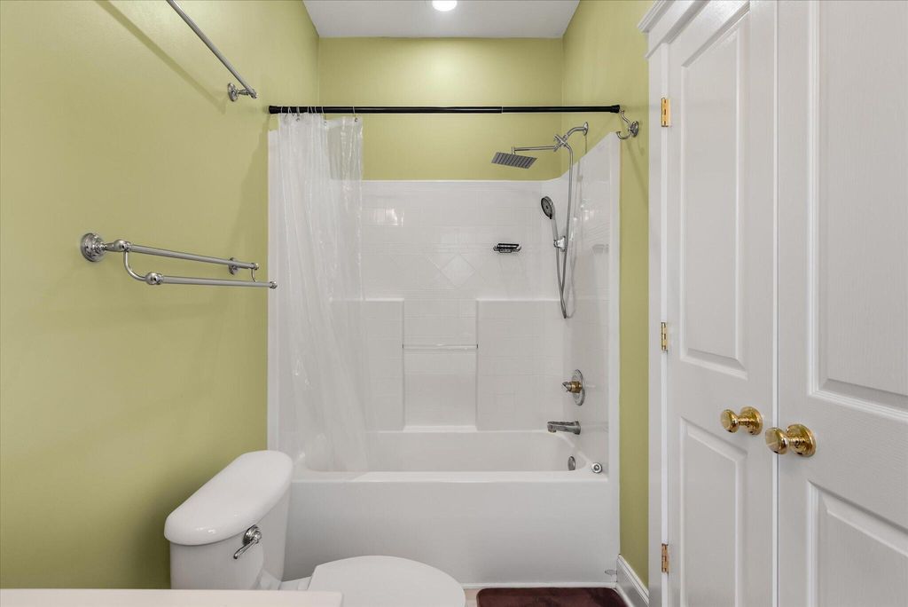 Image 19 of property listing at 315 White Gables Drive, Summerville, SC 29483