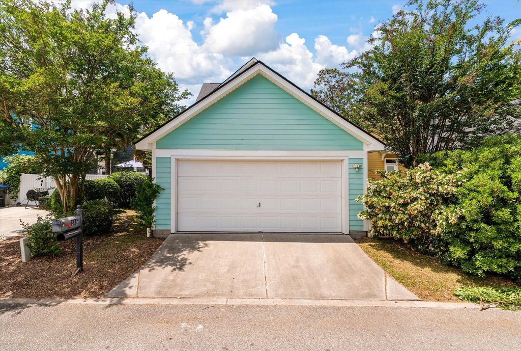 Image 26 of property listing at 315 White Gables Drive, Summerville, SC 29483