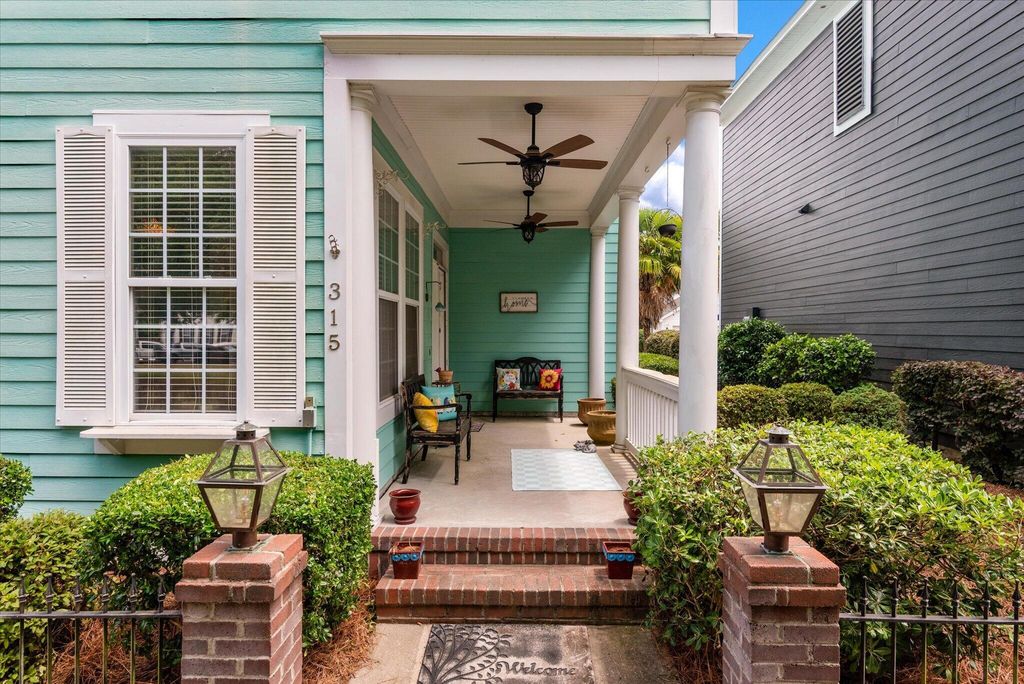 Image 4 of property listing at 315 White Gables Drive, Summerville, SC 29483