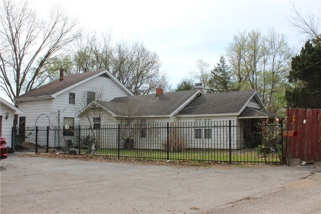 1703 C Street, Rogers, AR 72756