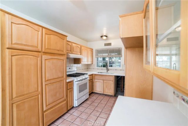 2958 Gramercy Street, Pomona, CA 91767