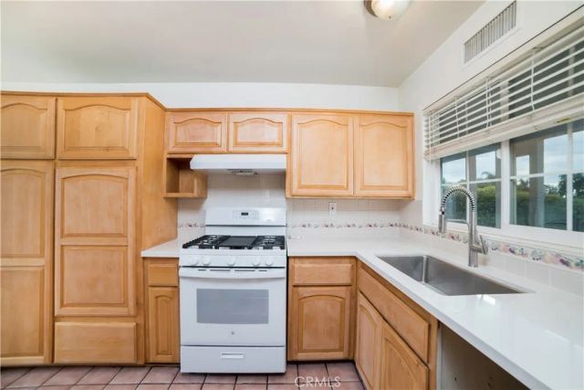 2958 Gramercy Street, Pomona, CA 91767