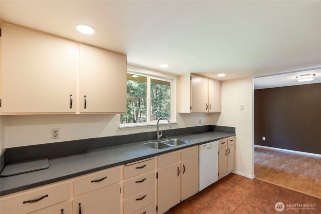 6811 36th Avenue SE, Lacey, WA 98503