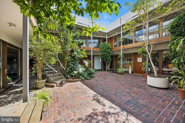 16 E LANCASTER AVE, Ardmore, PA 19003