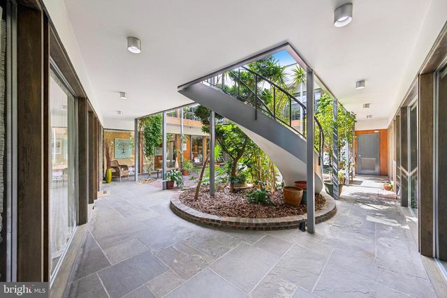 16 E LANCASTER AVE, Ardmore, PA 19003