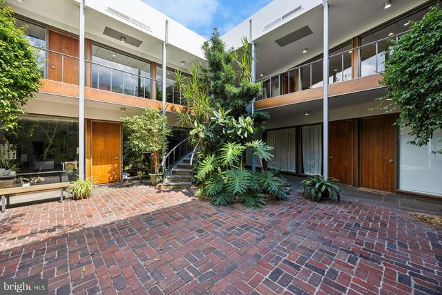 16 E LANCASTER AVE, Ardmore, PA 19003