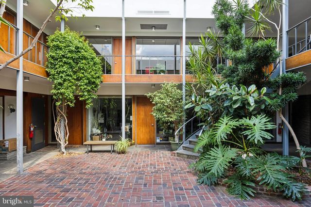 16 E LANCASTER AVE, Ardmore, PA 19003