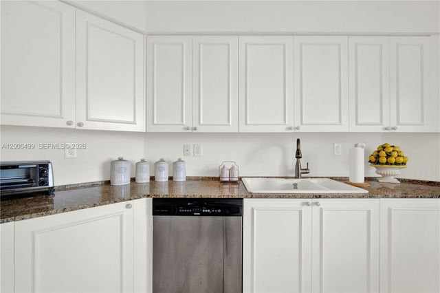 3370 Hidden Bay Dr 1702, Aventura, FL 33180