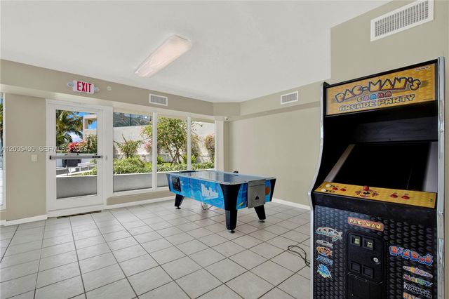 3370 Hidden Bay Dr 1702, Aventura, FL 33180