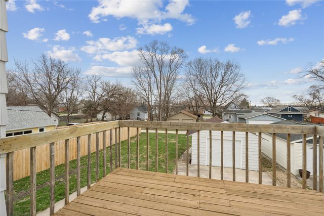 217 9th Street, West Des Moines, IA 50265