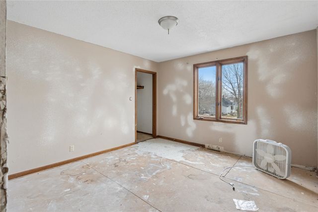 217 9th Street, West Des Moines, IA 50265