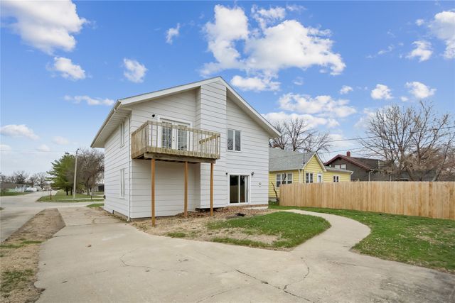 217 9th Street, West Des Moines, IA 50265