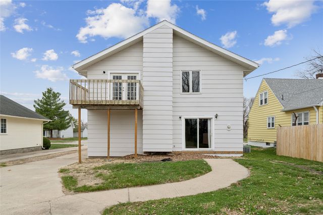 217 9th Street, West Des Moines, IA 50265