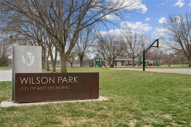 217 9th Street, West Des Moines, IA 50265