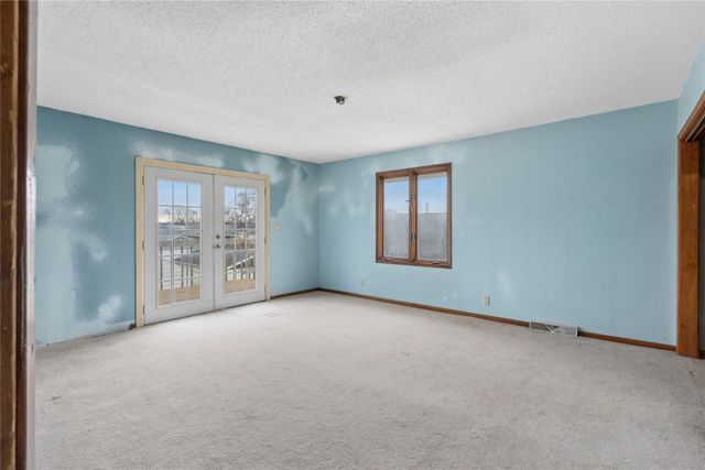 217 9th Street, West Des Moines, IA 50265