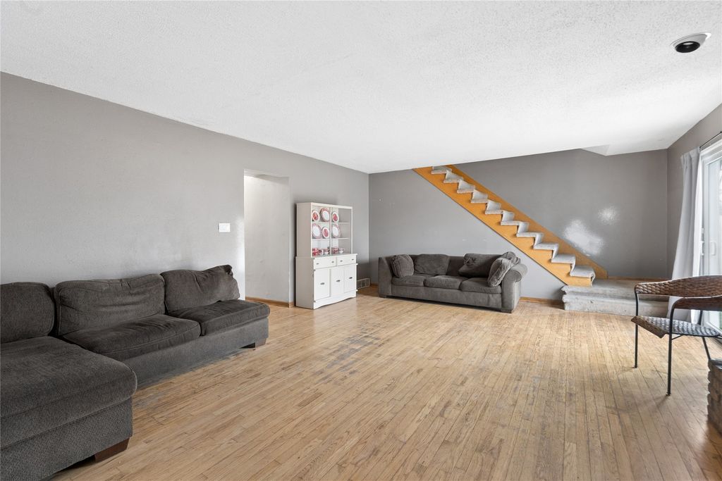 217 9th Street, West Des Moines, IA 50265