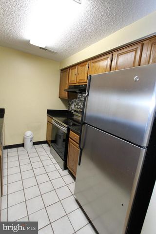 2002 RAVENS CREST DR, Plainsboro, NJ 08536