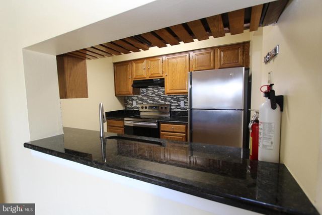 2002 RAVENS CREST DR, Plainsboro, NJ 08536