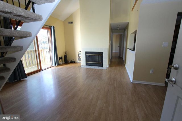2002 RAVENS CREST DR, Plainsboro, NJ 08536