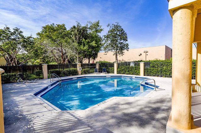 6527 Catalina Lane, Tamarac, FL 33321