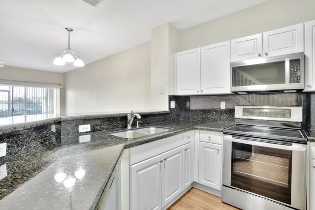 6527 Catalina Lane, Tamarac, FL 33321