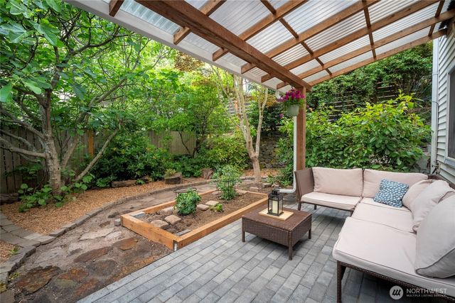 831 19th Avenue S, Seattle, WA 98144