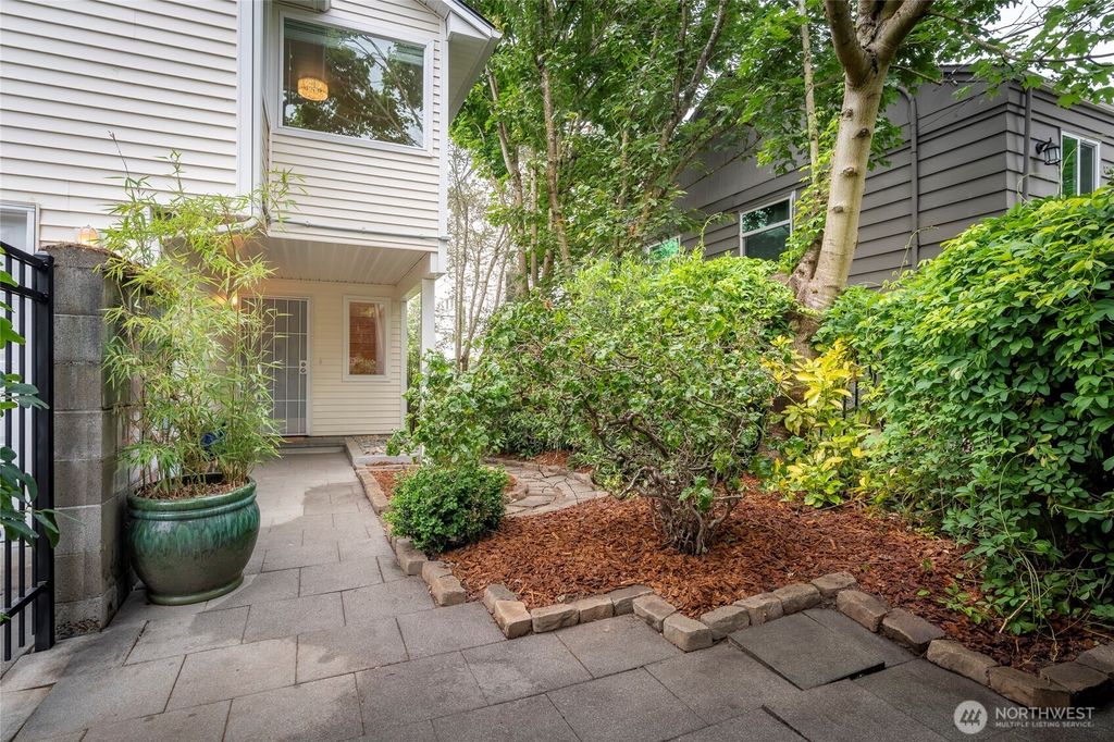 831 19th Avenue S, Seattle, WA 98144