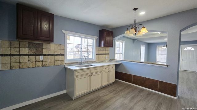 5345 commerce, San Antonio, TX 78237