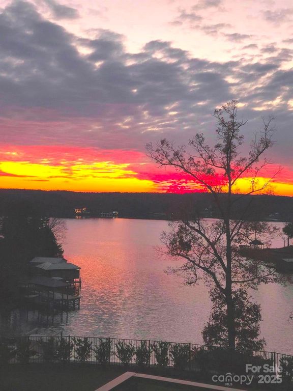 18304 Rosapenny Road, Charlotte, NC 28278