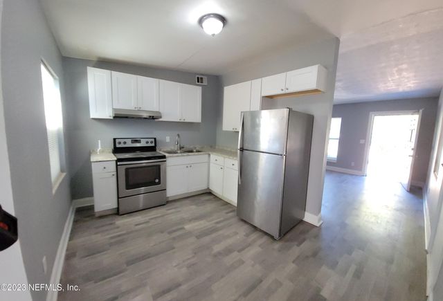 6114 STRAWFLOWER Place, Jacksonville, FL 32209