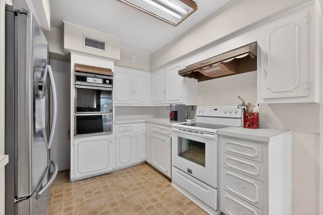 9263 Forest Hills Boulevard, Dallas, TX 75218