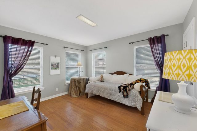 9263 Forest Hills Boulevard, Dallas, TX 75218