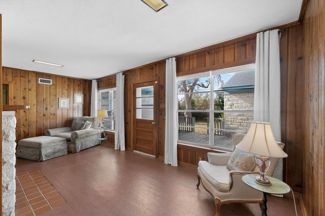 9263 Forest Hills Boulevard, Dallas, TX 75218