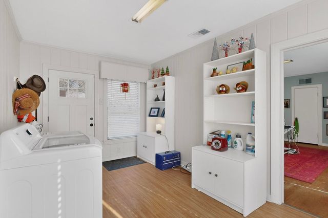 9263 Forest Hills Boulevard, Dallas, TX 75218