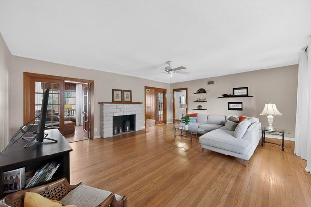 9263 Forest Hills Boulevard, Dallas, TX 75218