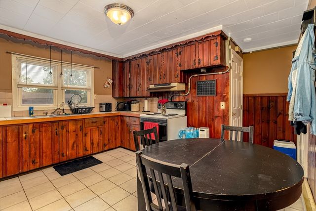 901 Main St, Leominster, MA 01453