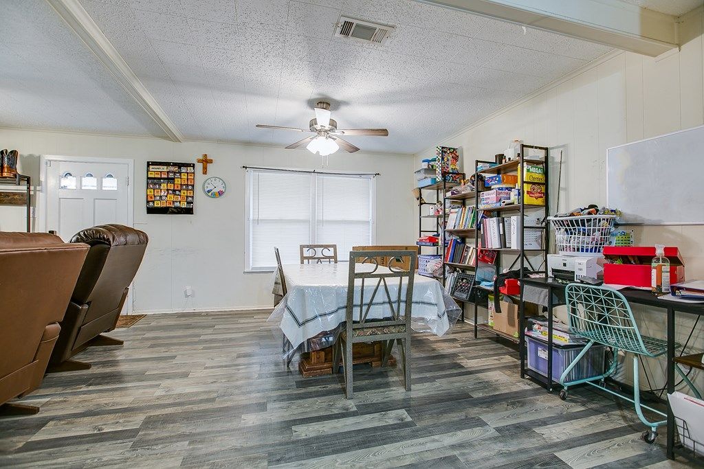 Image 11 of property listing at 2316 Colorado Ave, San Angelo, TX 76901