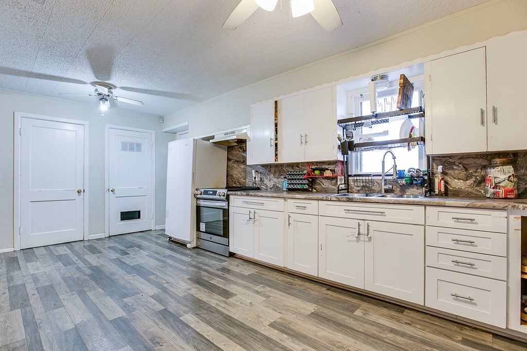 Image 14 of property listing at 2316 Colorado Ave, San Angelo, TX 76901