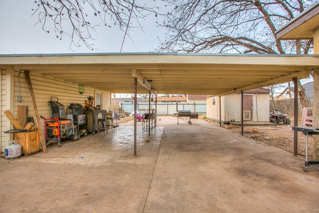 Image 25 of property listing at 2316 Colorado Ave, San Angelo, TX 76901