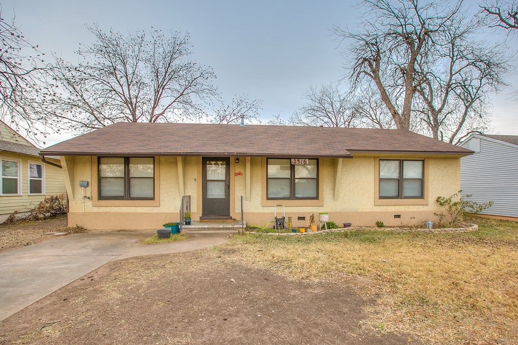 Image 3 of property listing at 2316 Colorado Ave, San Angelo, TX 76901