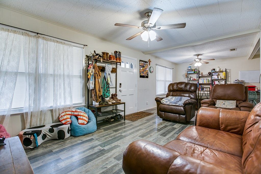 Image 8 of property listing at 2316 Colorado Ave, San Angelo, TX 76901