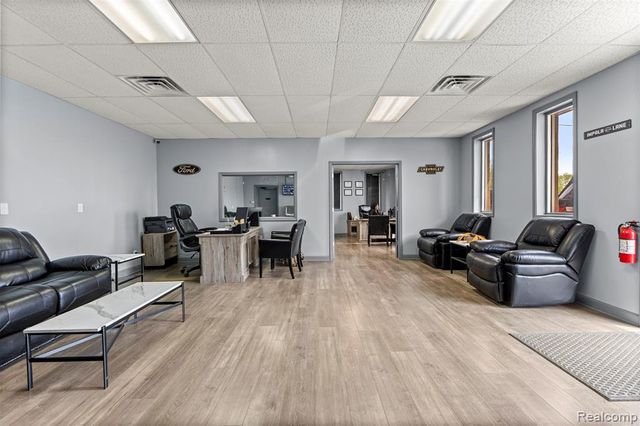 32017 Michigan Avenue, Wayne, MI 48184
