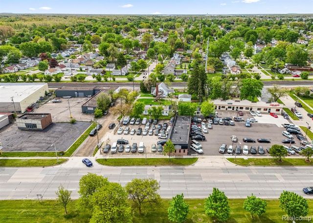 32017 Michigan Avenue, Wayne, MI 48184