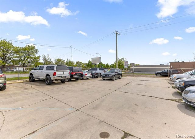 32017 Michigan Avenue, Wayne, MI 48184