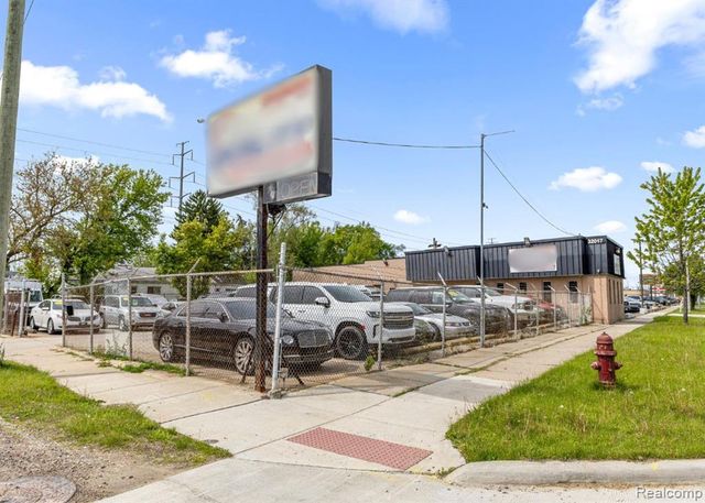 32017 Michigan Avenue, Wayne, MI 48184